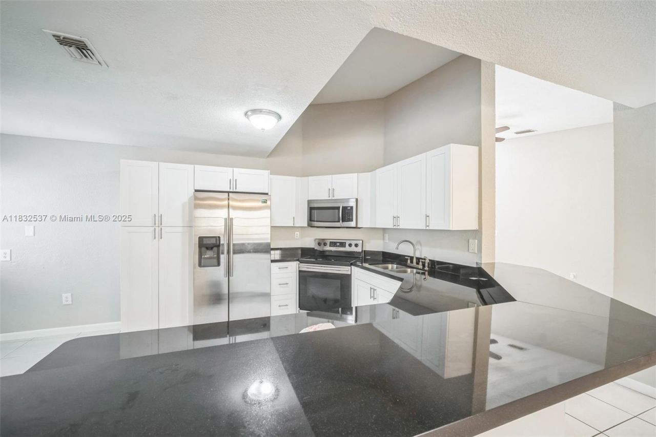 20155 SW 79th Ct, Cutler Bay, FL 33189 Photo