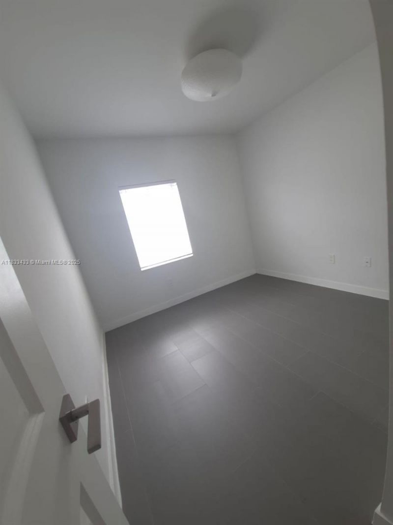 1211 Euclid Ave, Unit 11, Miami Beach, FL 33139 Photo