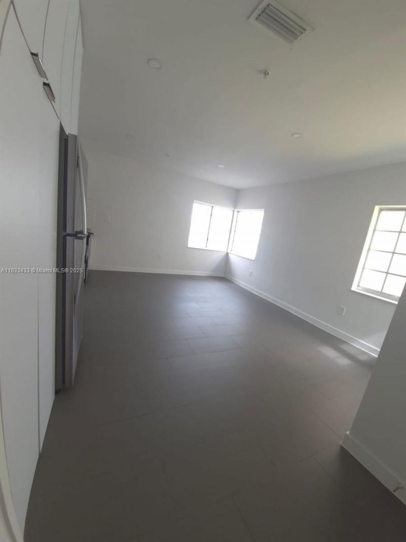 1211 Euclid Ave, Unit 11, Miami Beach, FL 33139 Photo