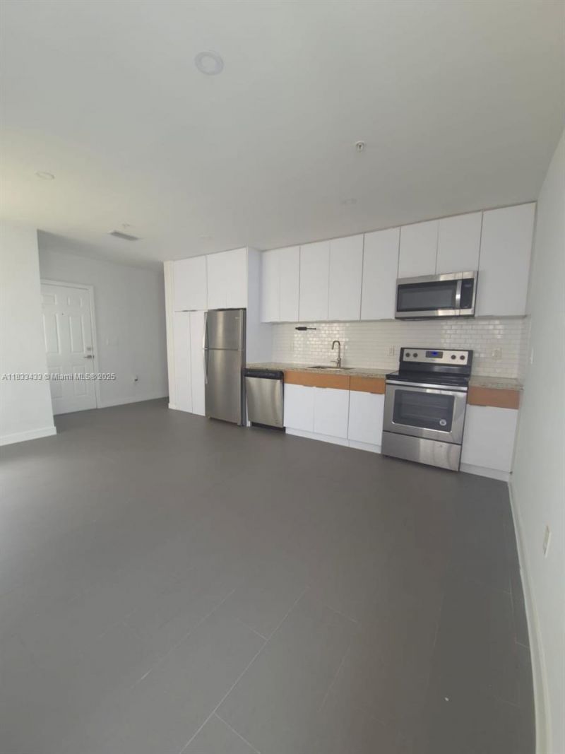 1211 Euclid Ave, Unit 11, Miami Beach, FL 33139 Photo