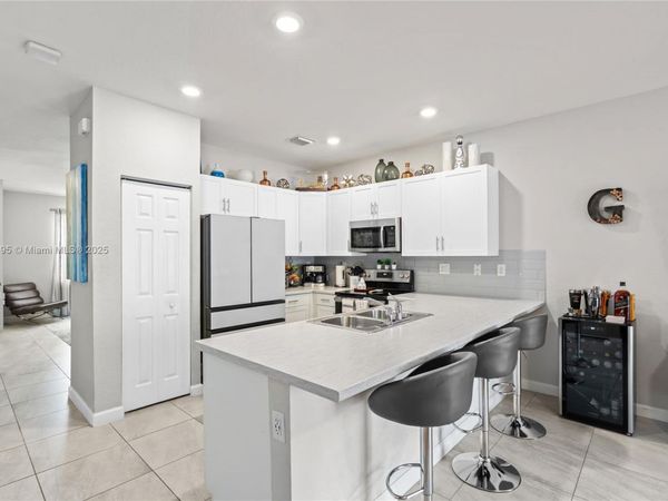 10468 W 33rd Ln, Hialeah, FL 33018