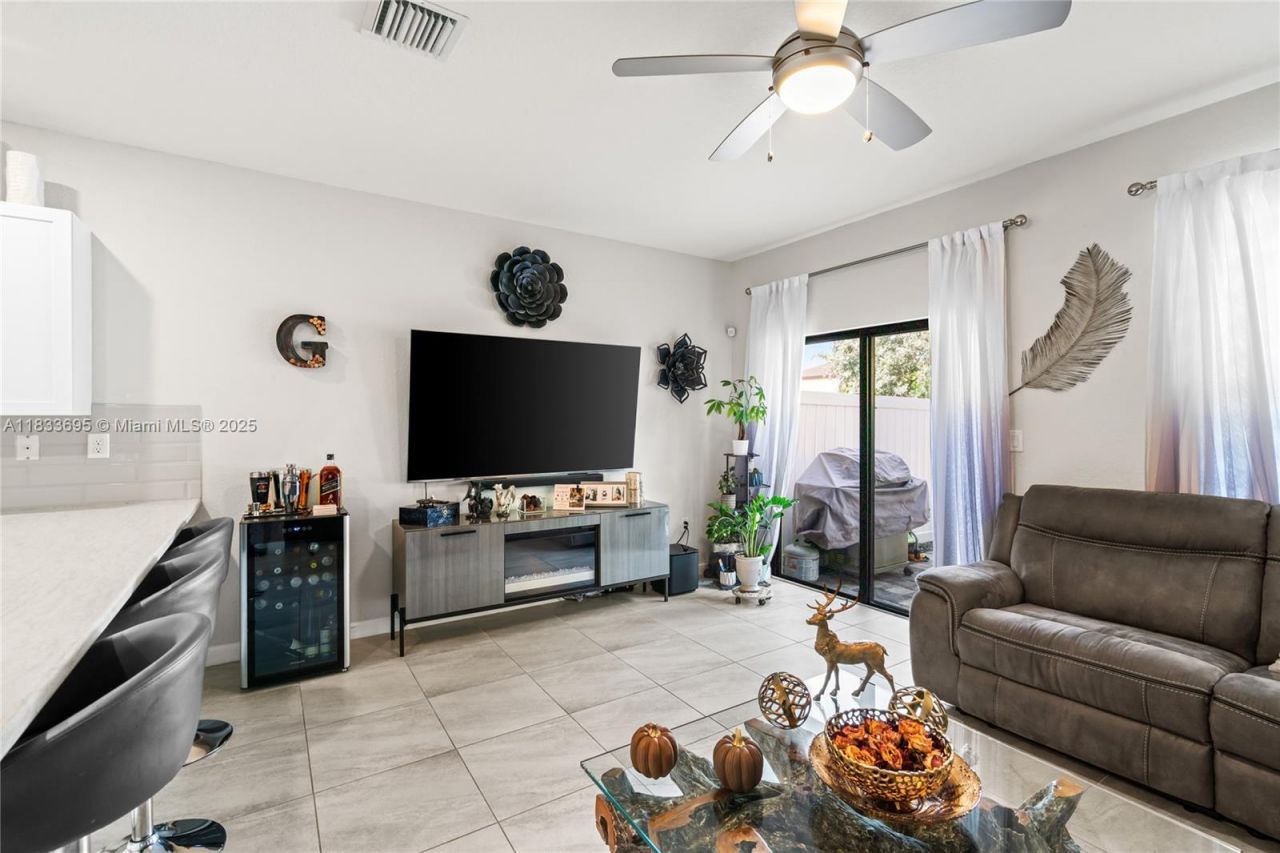 10468 W 33rd Ln, Hialeah, FL 33018 Photo