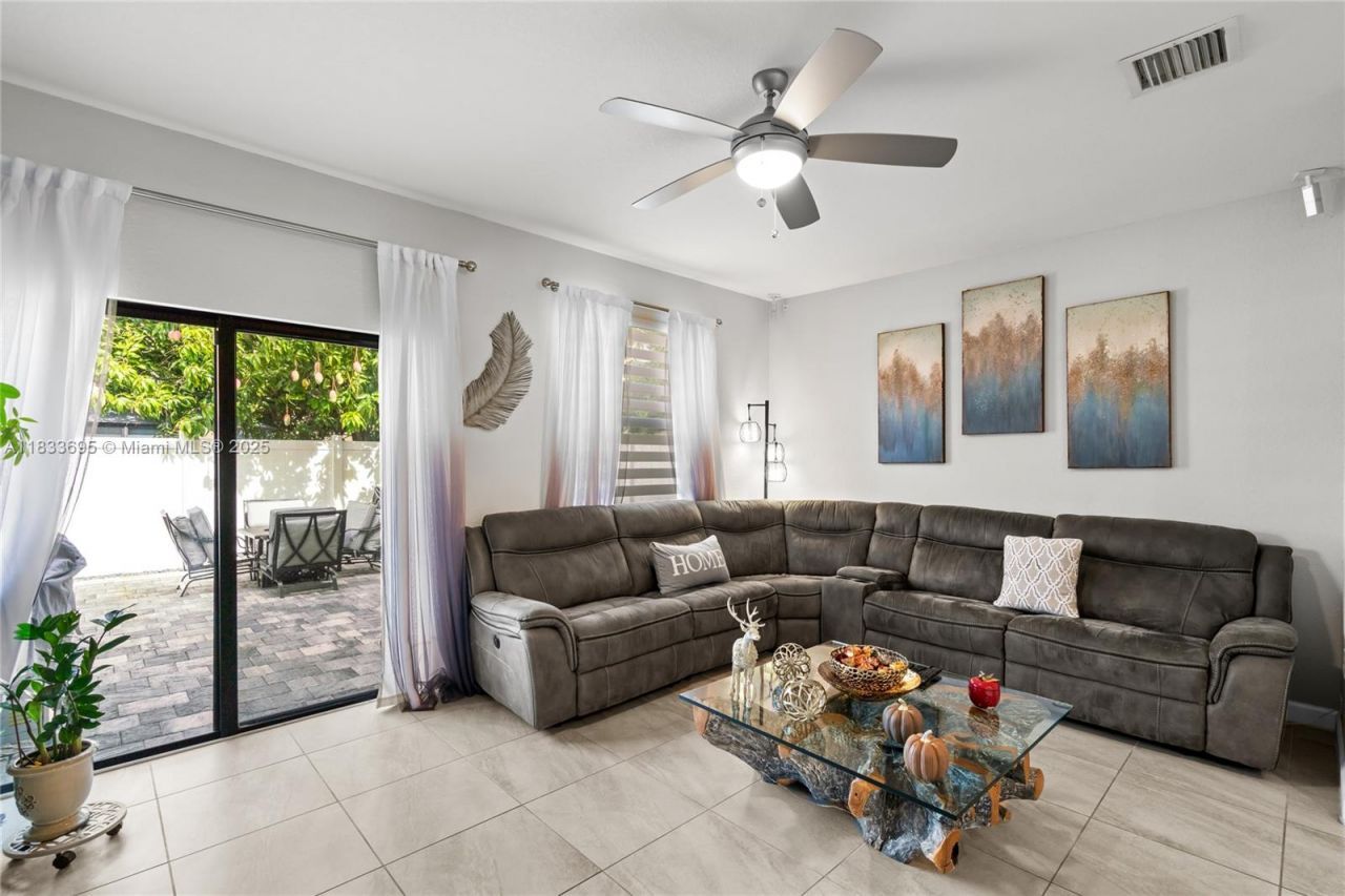 10468 W 33rd Ln, Hialeah, FL 33018 Photo