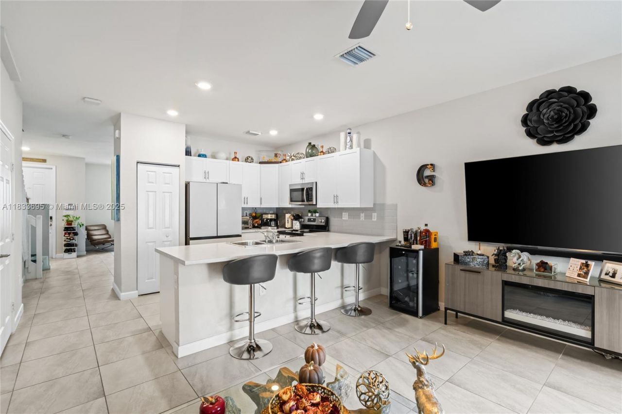 10468 W 33rd Ln, Hialeah, FL 33018 Photo