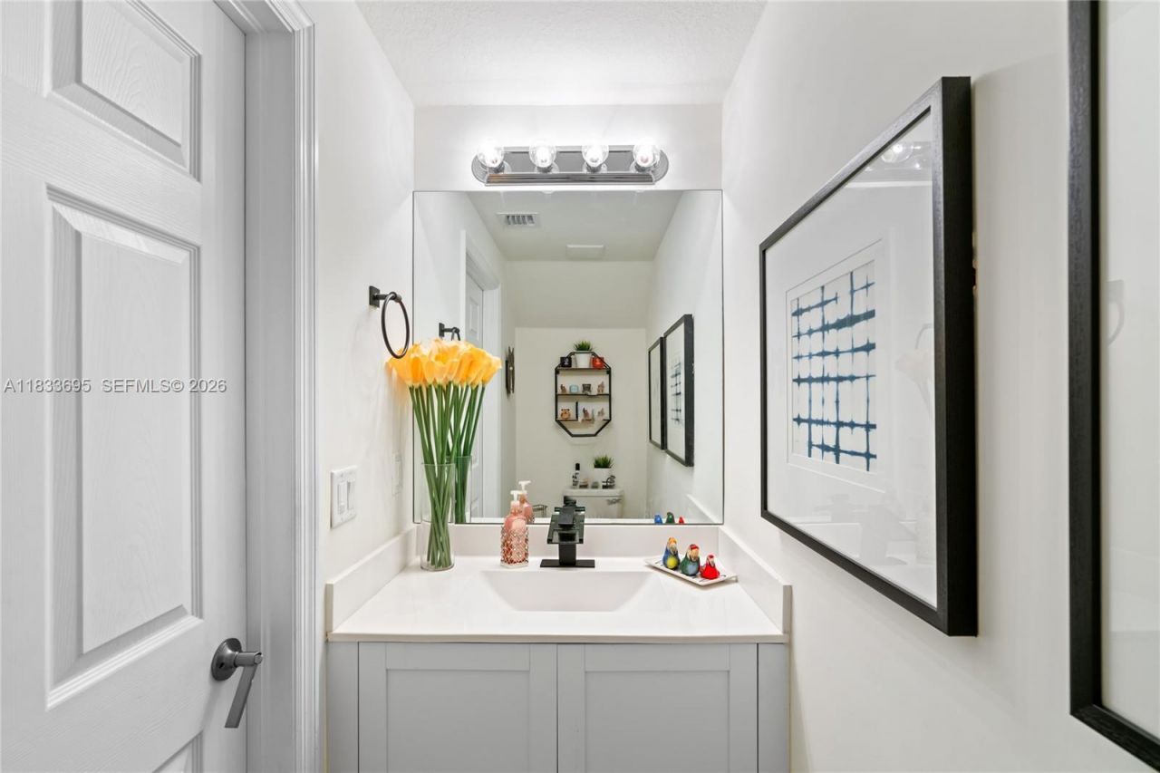 10468 W 33rd Ln, Hialeah, FL 33018 Photo