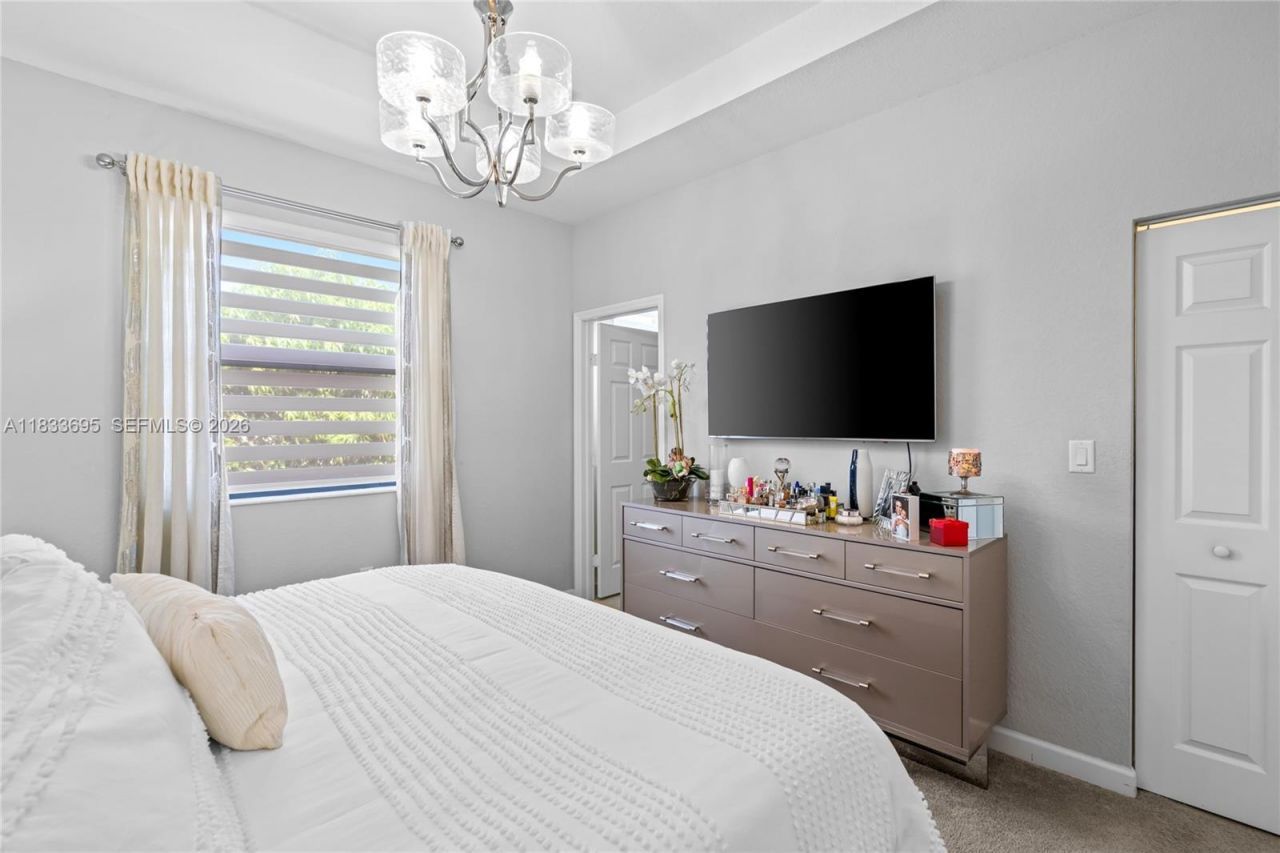 10468 W 33rd Ln, Hialeah, FL 33018 Photo