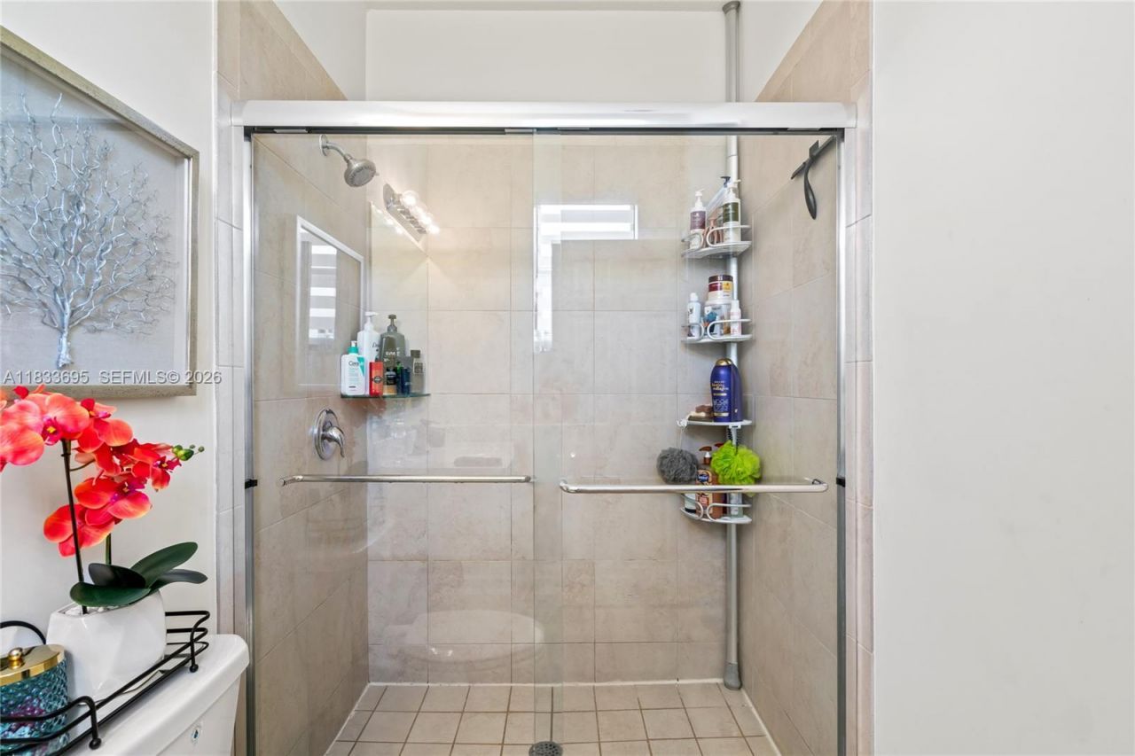 10468 W 33rd Ln, Hialeah, FL 33018 Photo