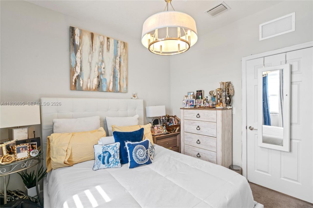 10468 W 33rd Ln, Hialeah, FL 33018 Photo