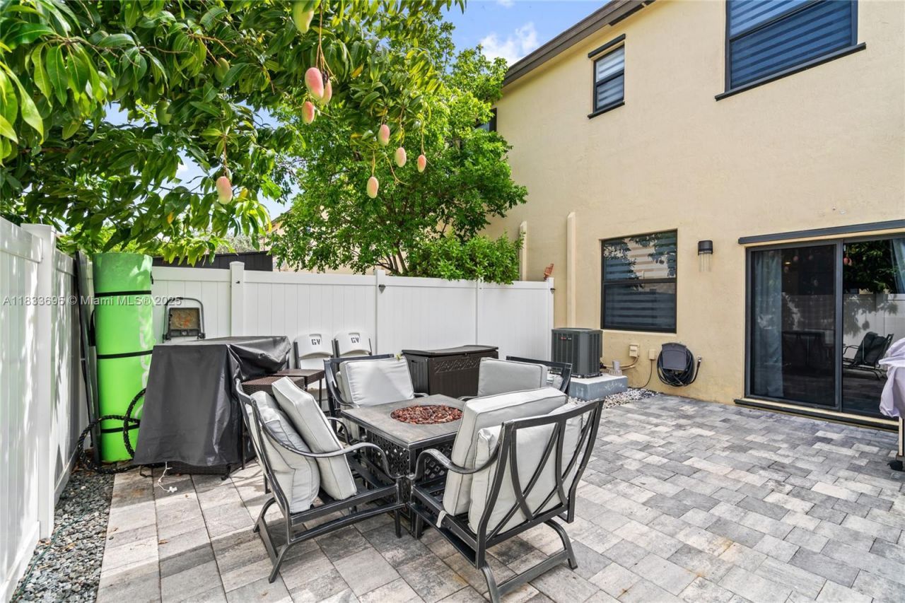 10468 W 33rd Ln, Hialeah, FL 33018 Photo