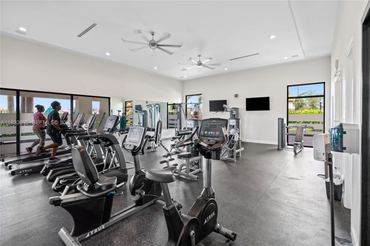 10468 W 33rd Ln, Hialeah, FL 33018 Photo