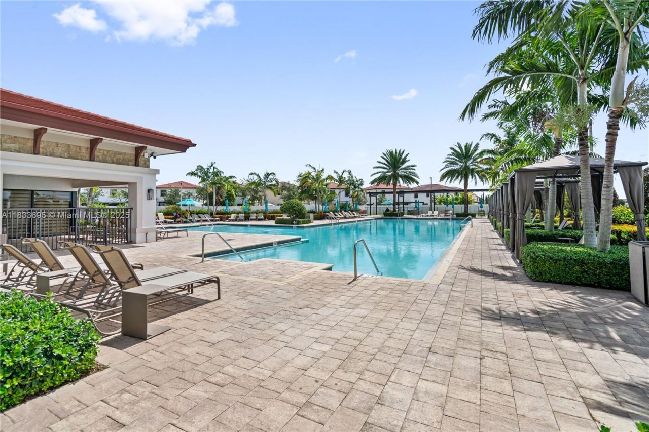 10468 W 33rd Ln, Hialeah, FL 33018 Photo