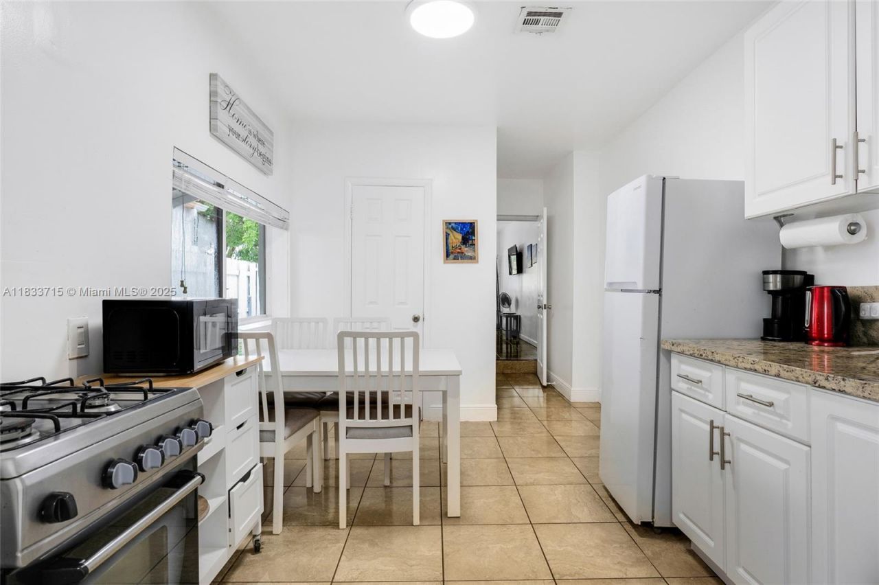 104 SW 40th Ave, Miami, FL 33134 Photo