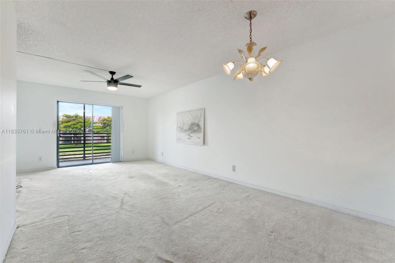 10304 Sunrise Lakes Blvd, Unit 209, Sunrise, FL 33322 Photo