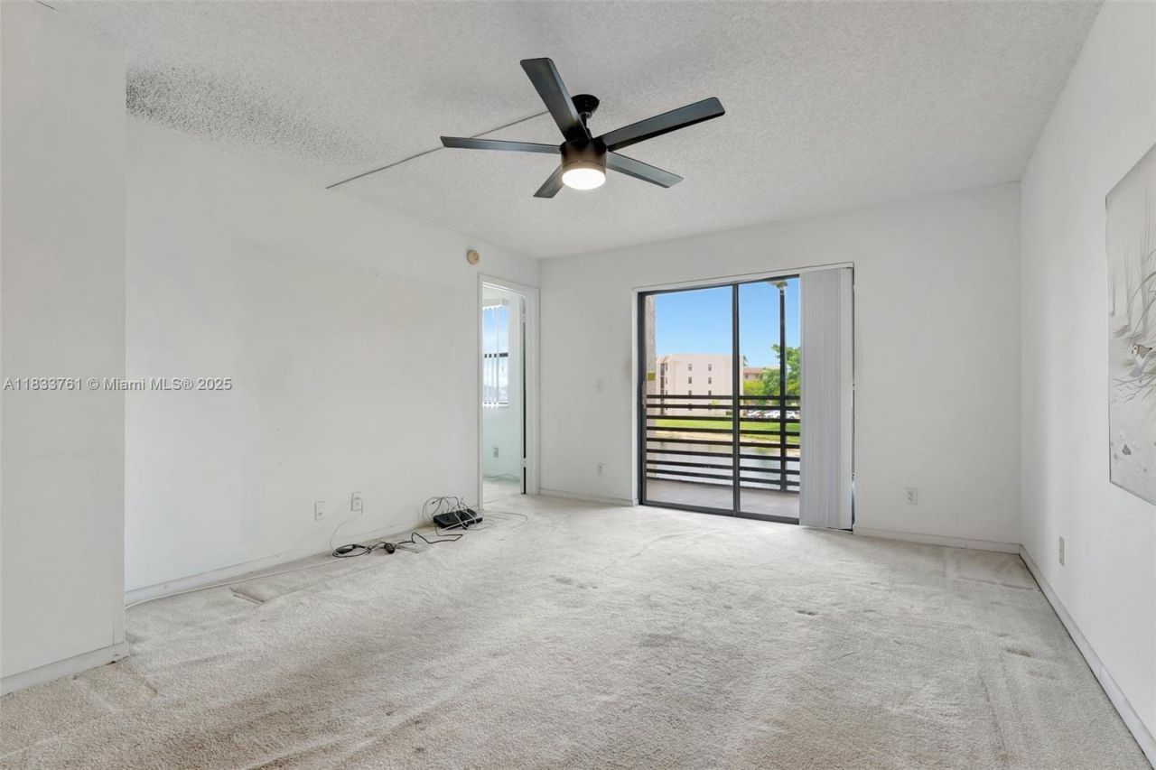 10304 Sunrise Lakes Blvd, Unit 209, Sunrise, FL 33322 Photo