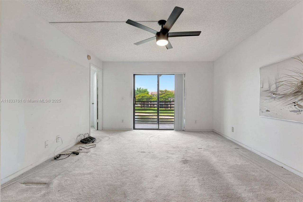 10304 Sunrise Lakes Blvd, Unit 209, Sunrise, FL 33322 Photo