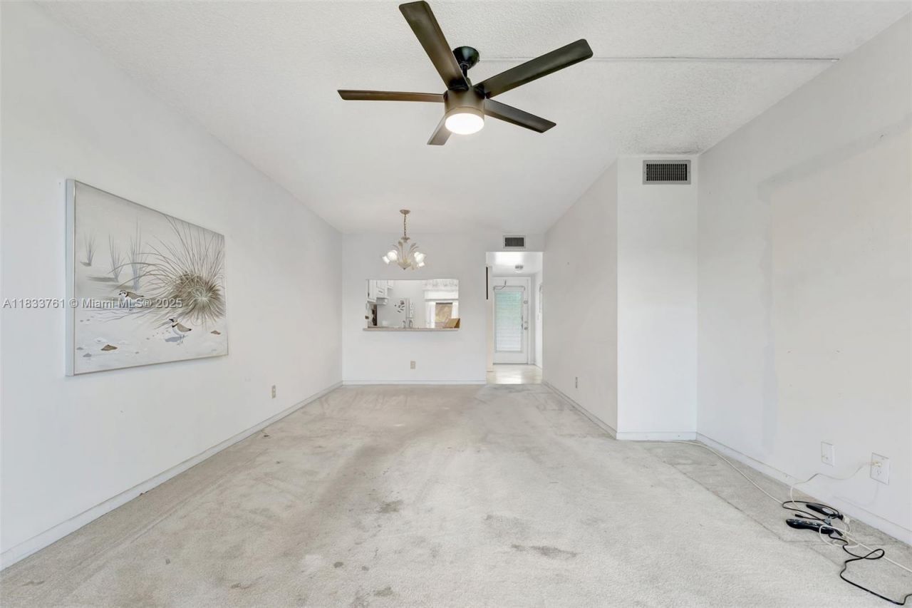 10304 Sunrise Lakes Blvd, Unit 209, Sunrise, FL 33322 Photo