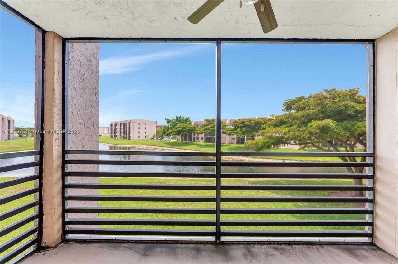 10304 Sunrise Lakes Blvd, Unit 209, Sunrise, FL 33322 Photo