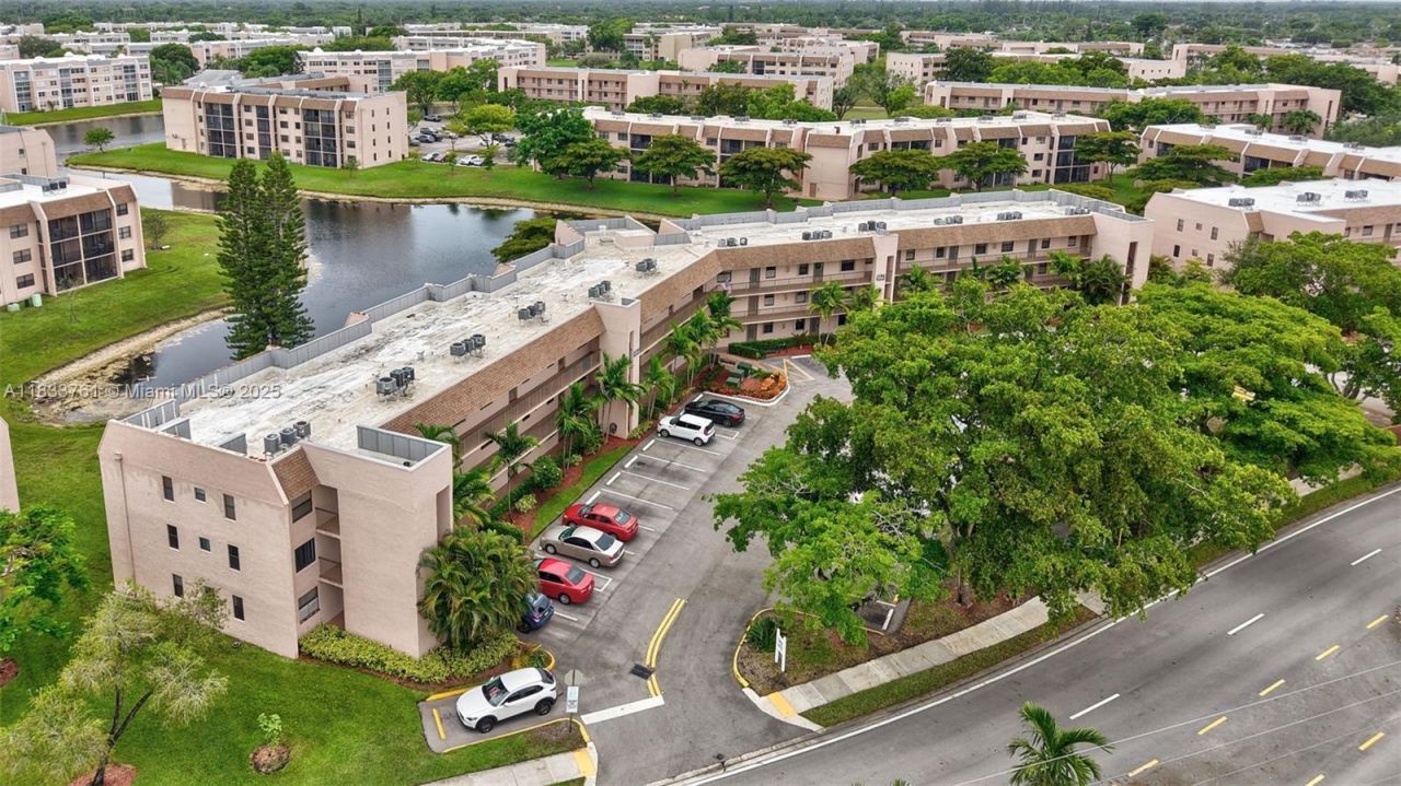 10304 Sunrise Lakes Blvd, Unit 209, Sunrise, FL 33322 Photo