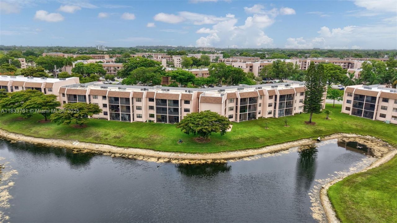 10304 Sunrise Lakes Blvd, Unit 209, Sunrise, FL 33322 Photo