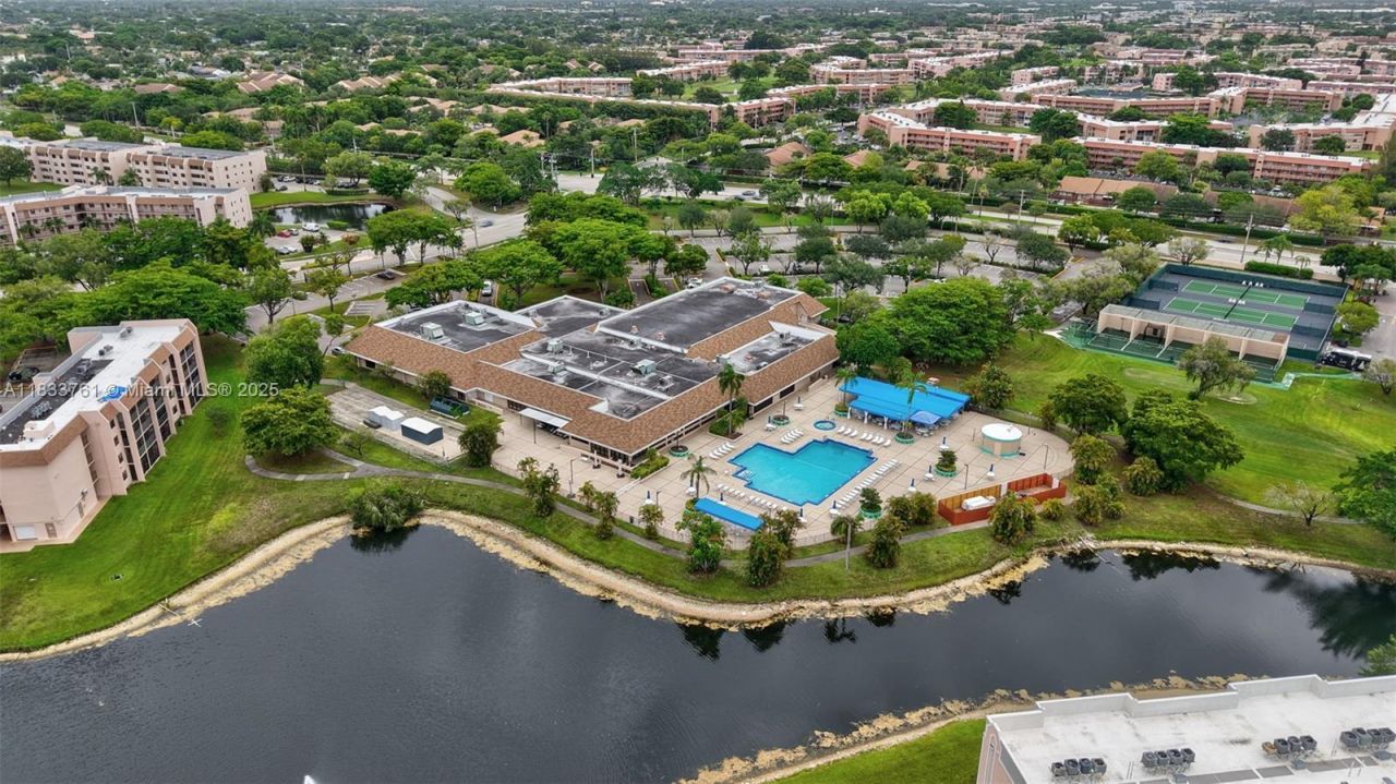 10304 Sunrise Lakes Blvd, Unit 209, Sunrise, FL 33322 Photo