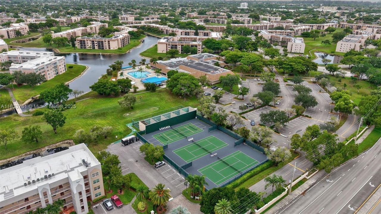 10304 Sunrise Lakes Blvd, Unit 209, Sunrise, FL 33322 Photo