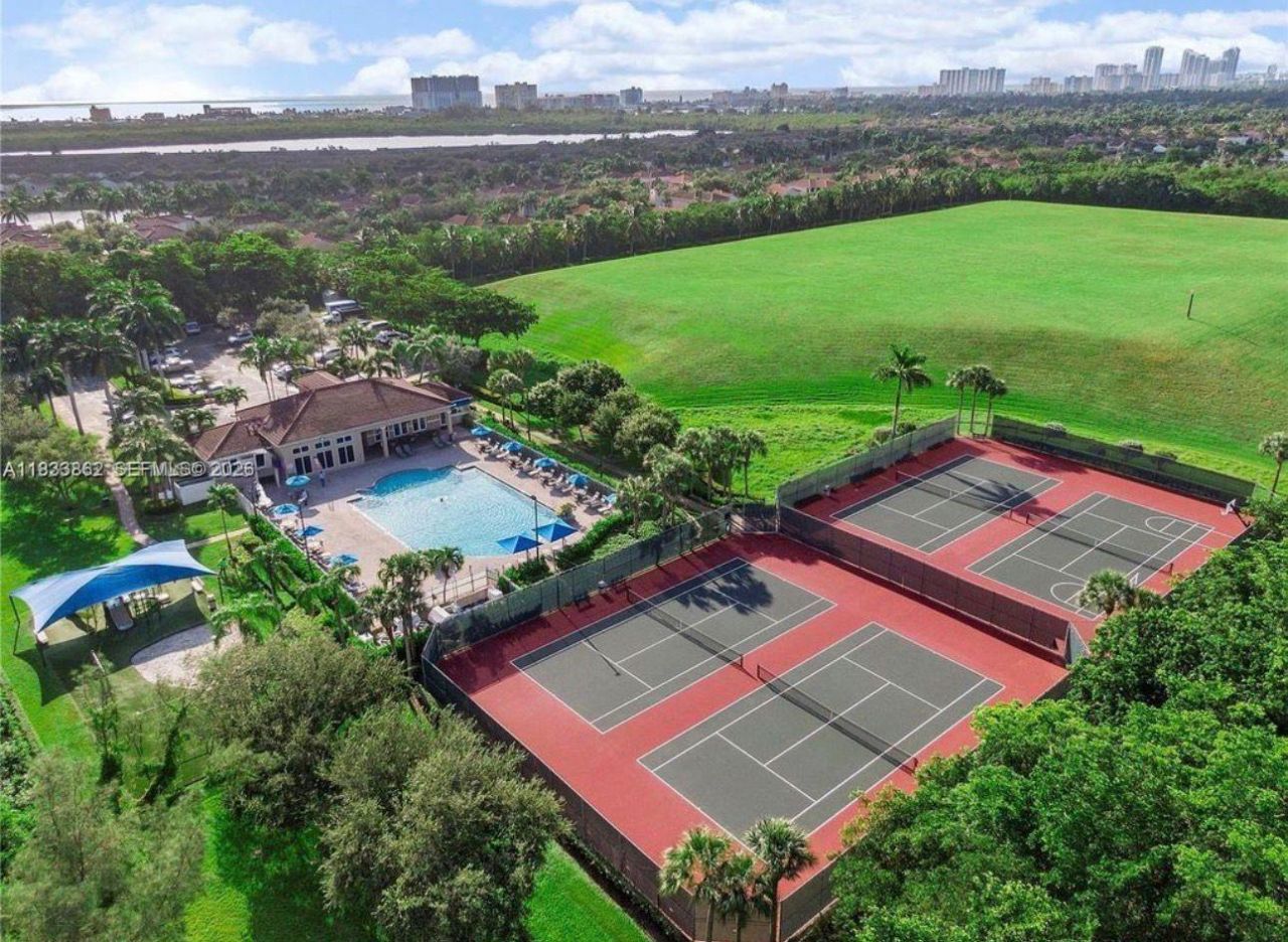 1125 Butternut Ln, Hollywood, FL 33019 Photo