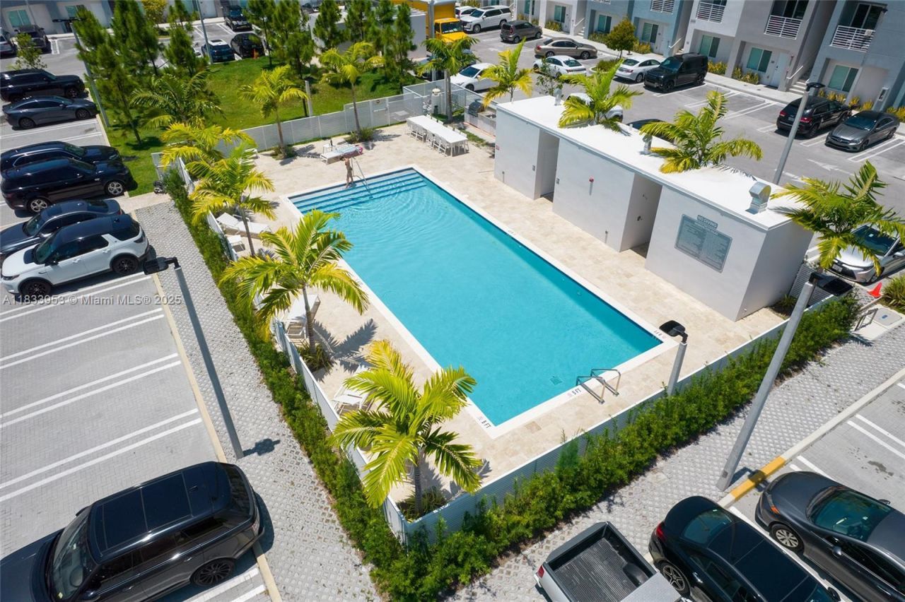 19380 NE 26th Ave, Unit 304, Miami, FL 33180 Photo