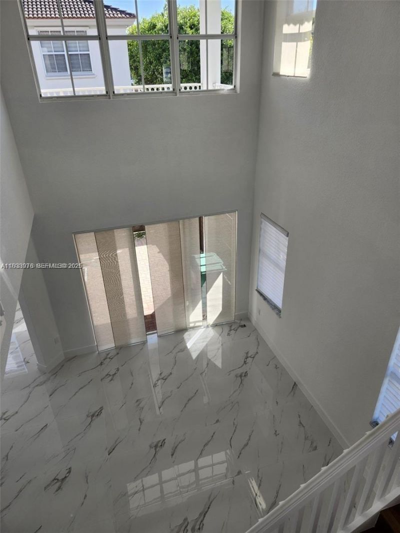 8465 NW 108th Path, Doral, FL 33178 Photo