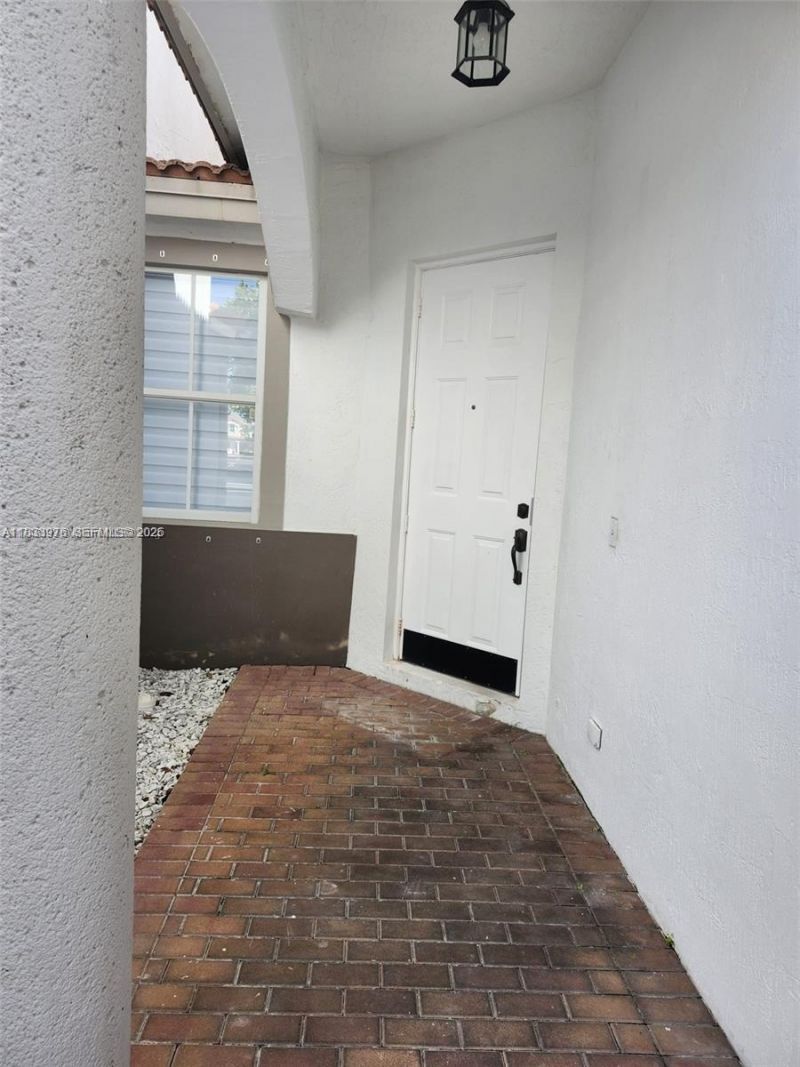 8465 NW 108th Path, Doral, FL 33178 Photo