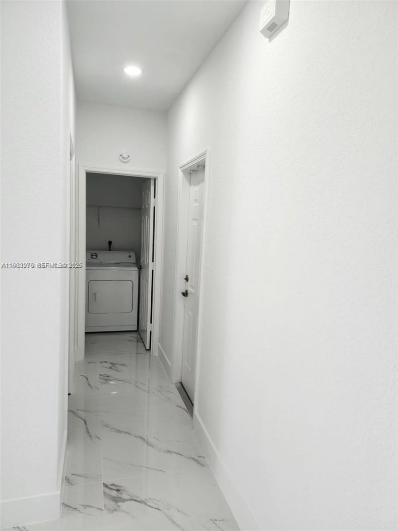 8465 NW 108th Path, Doral, FL 33178 Photo