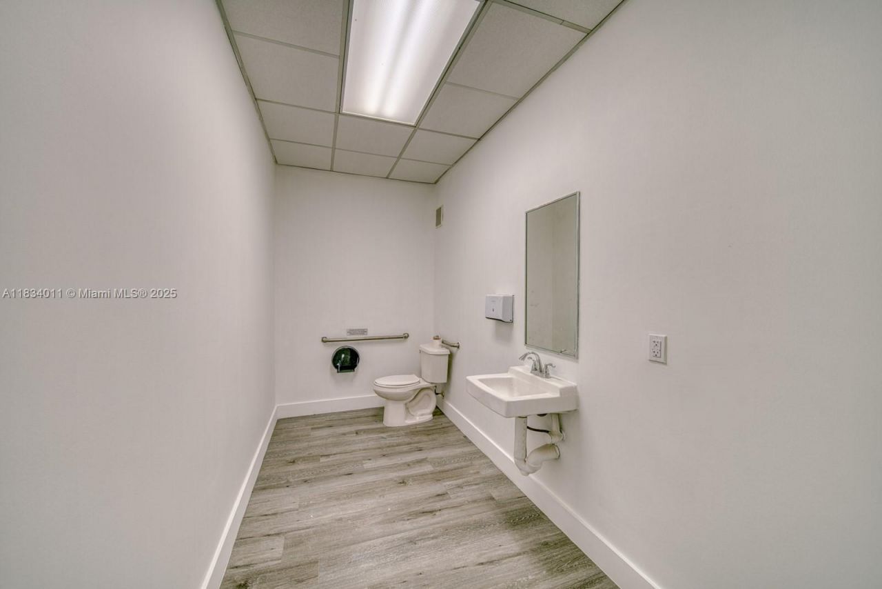 15801 S Dixie Hwy, Palmetto Bay, FL 33157 Photo