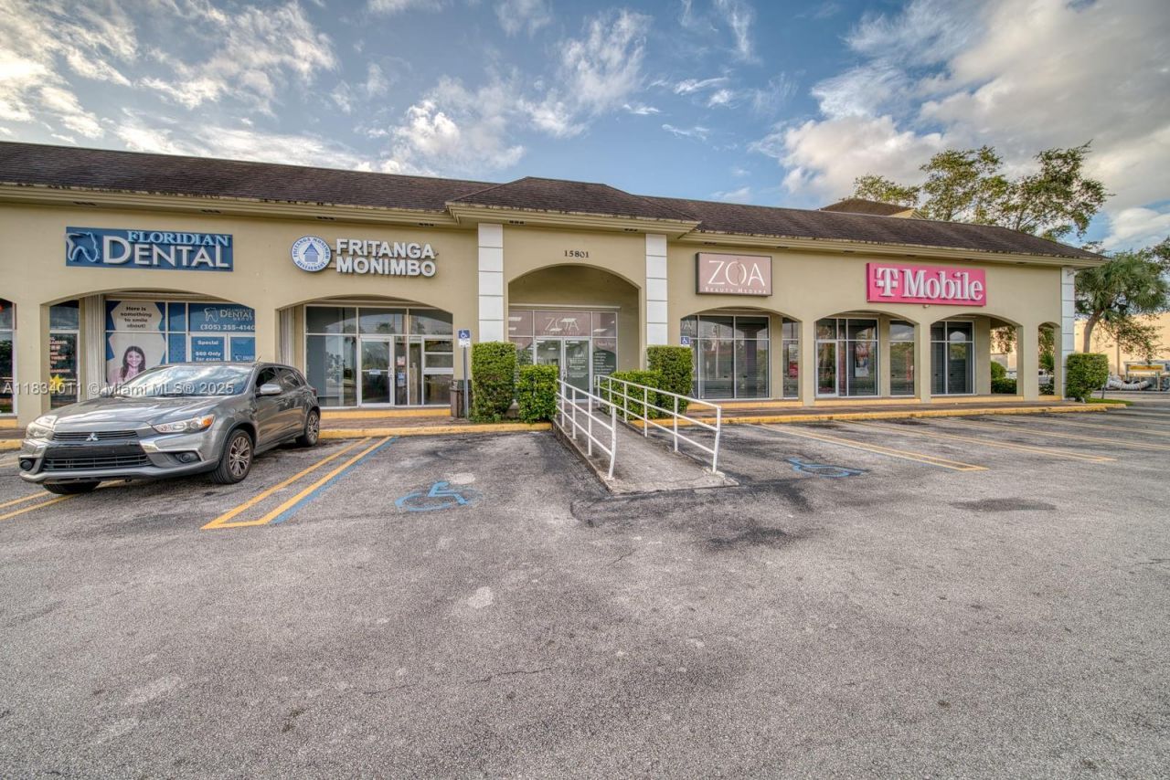 15801 S Dixie Hwy, Palmetto Bay, FL 33157 Photo