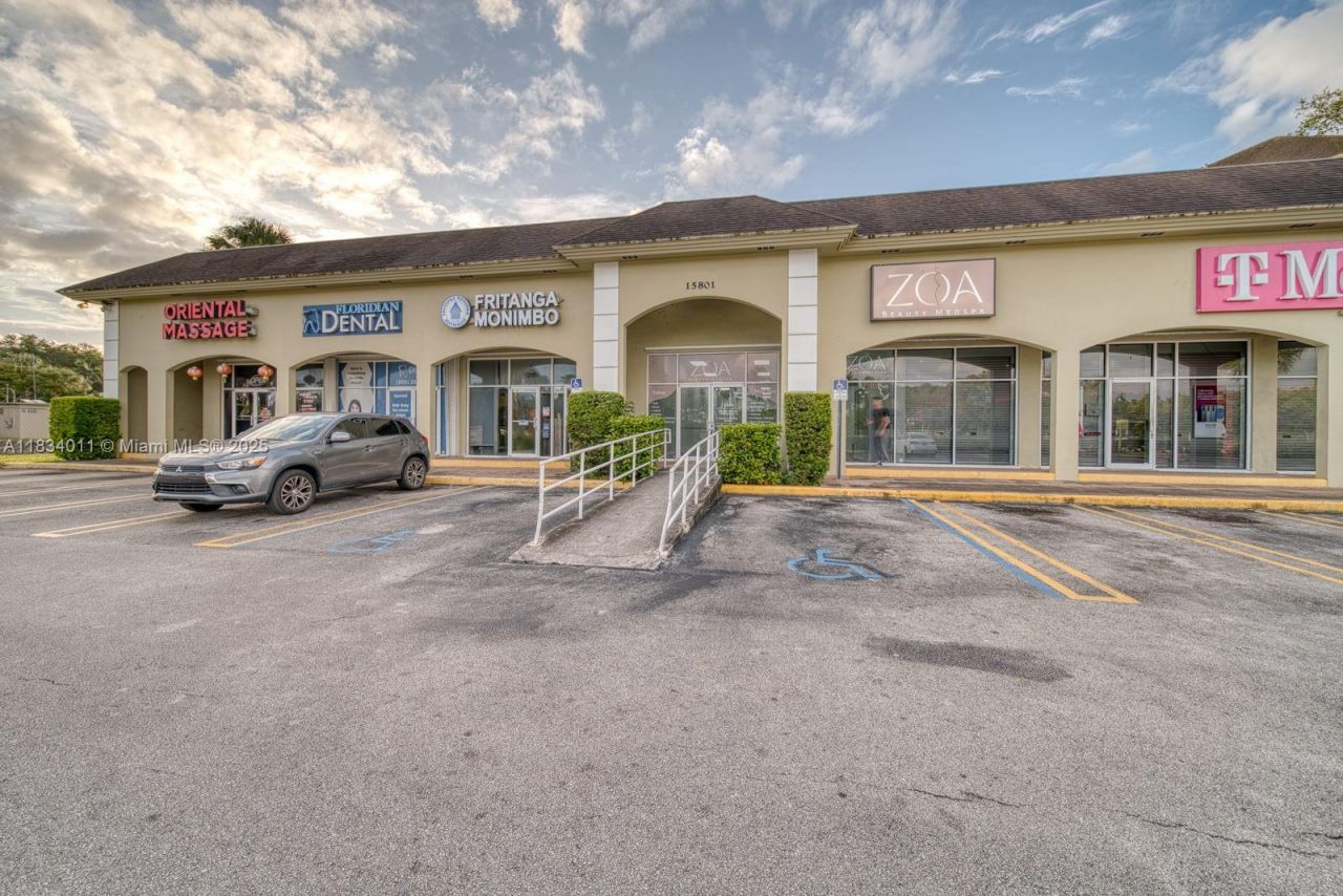 15801 S Dixie Hwy, Palmetto Bay, FL 33157 Photo