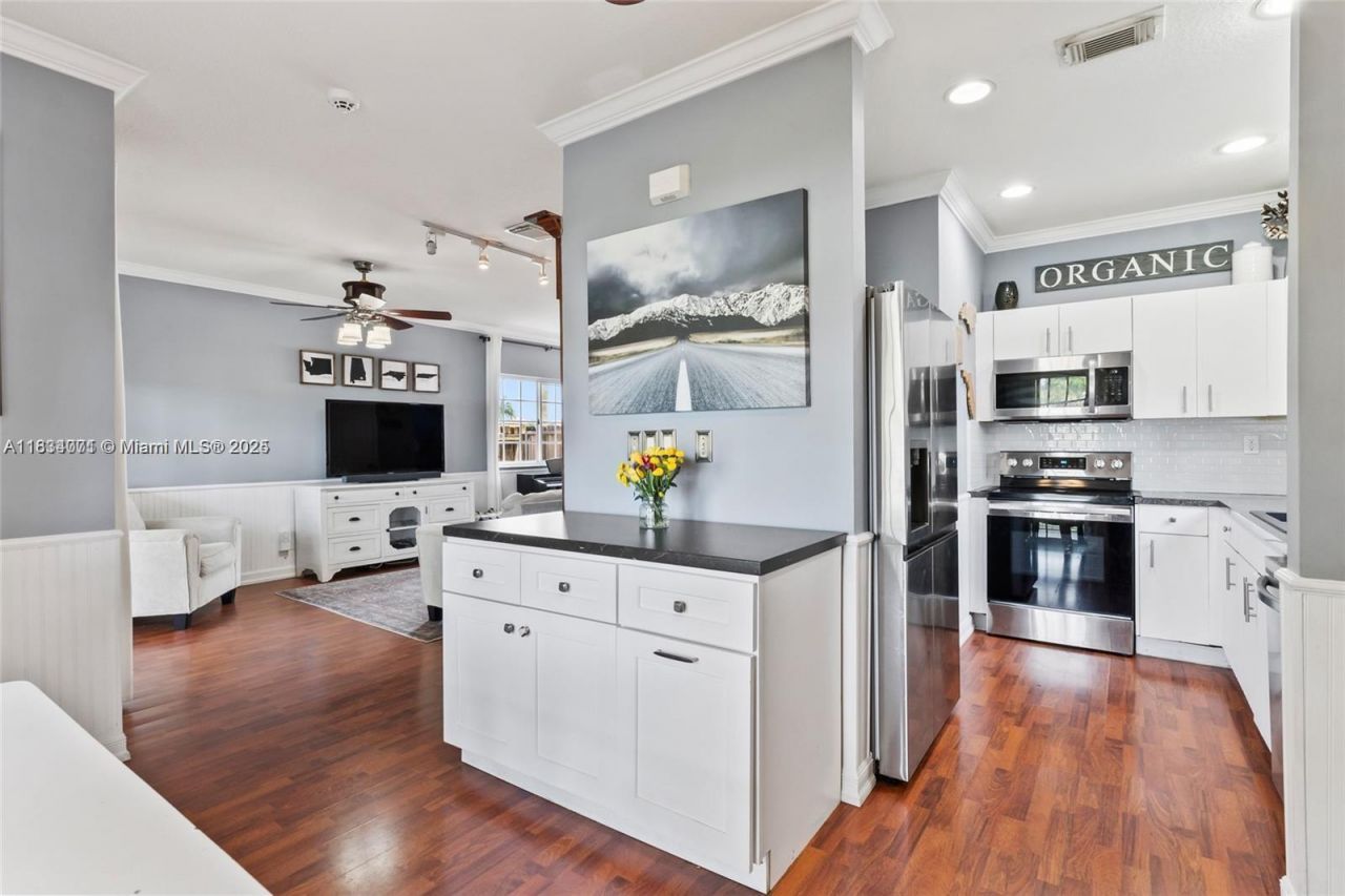 2617 NE 41st Cir, Homestead, FL 33033 Photo