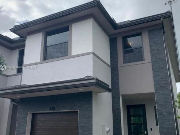 15842 NW 91 Ct, Unit 15842, Miami Lakes, FL 33018