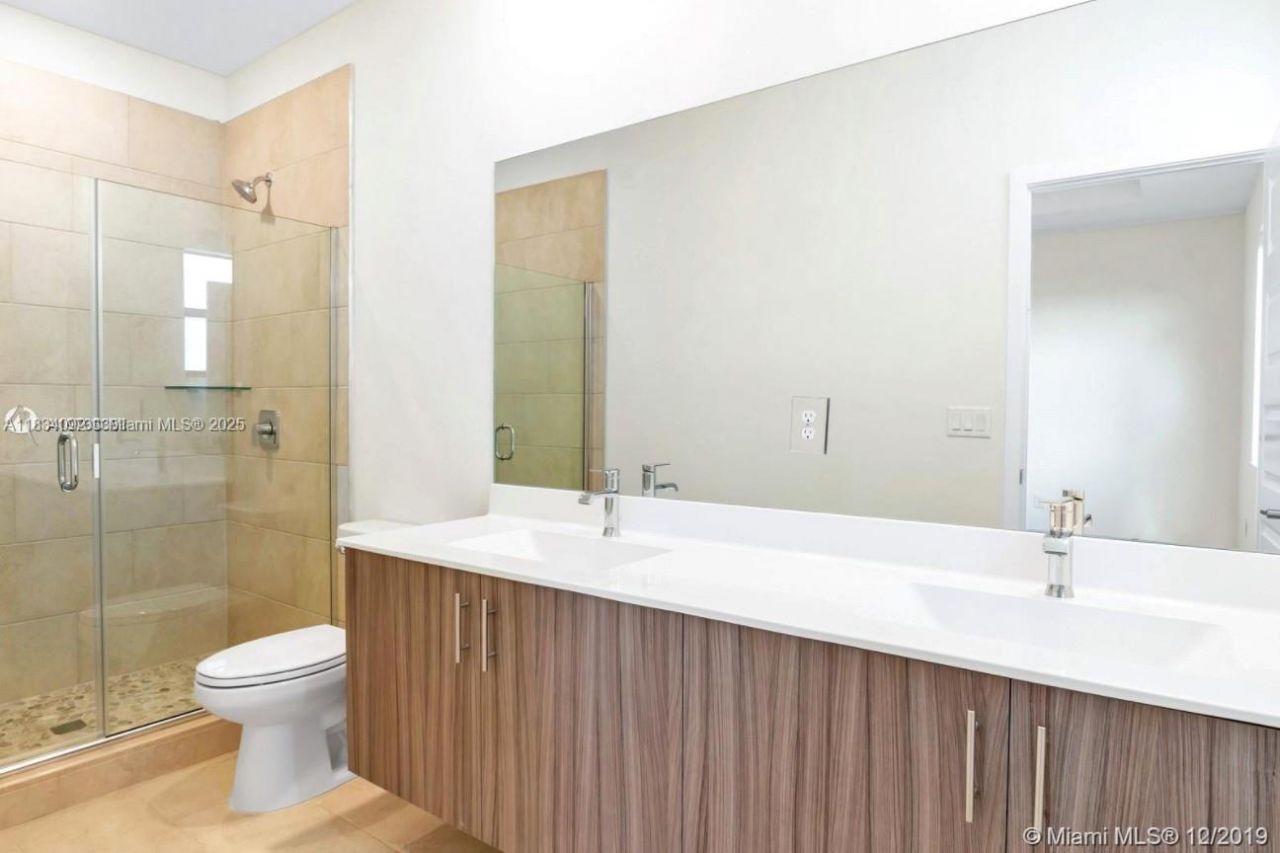 15842 NW 91 Ct, Unit 15842, Miami Lakes, FL 33018 Photo