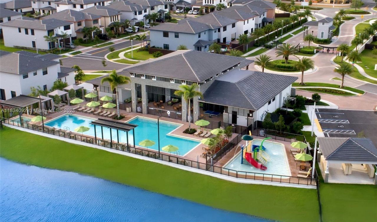 15842 NW 91 Ct, Unit 15842, Miami Lakes, FL 33018 Photo