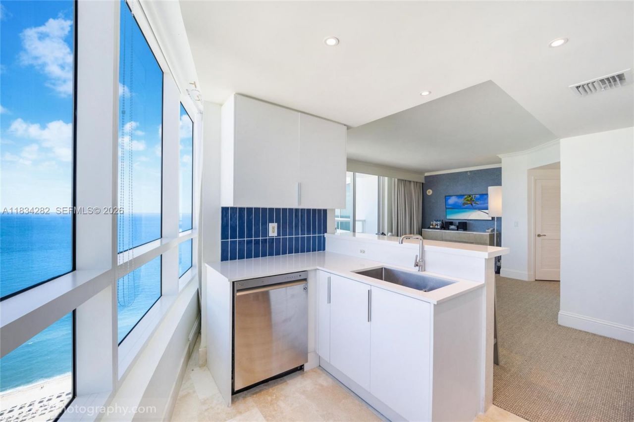 4401 Collins Ave, Unit 3603, Miami Beach, FL 33140 Photo