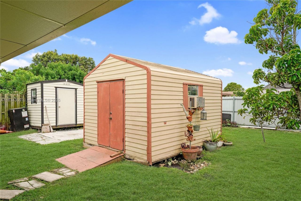 20210 SW 112th Pl, Miami, FL 33189 Photo