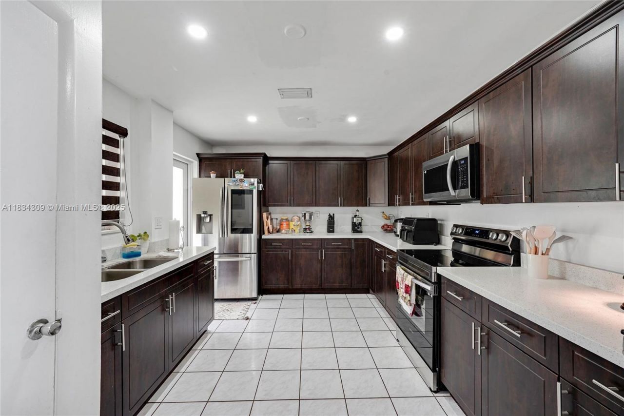 20210 SW 112th Pl, Miami, FL 33189 Photo