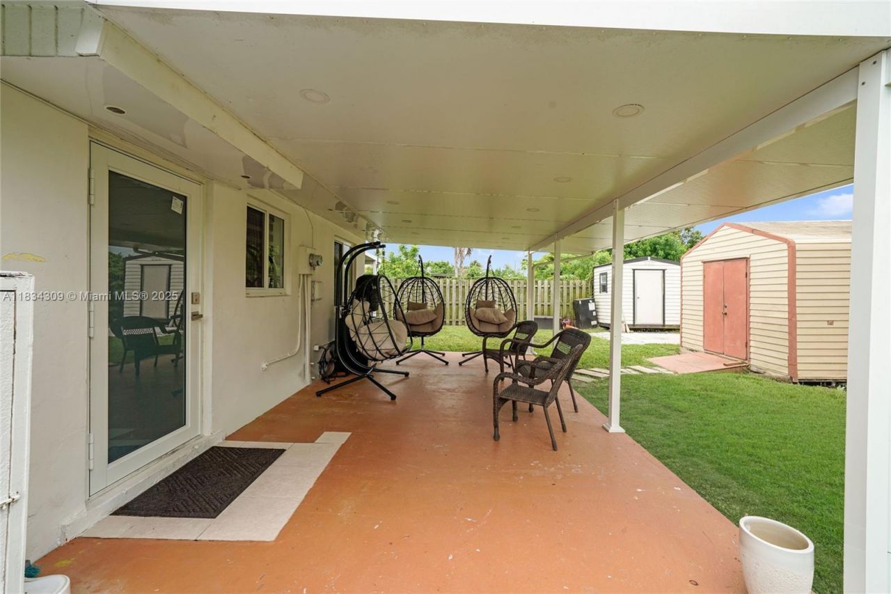 20210 SW 112th Pl, Miami, FL 33189 Photo