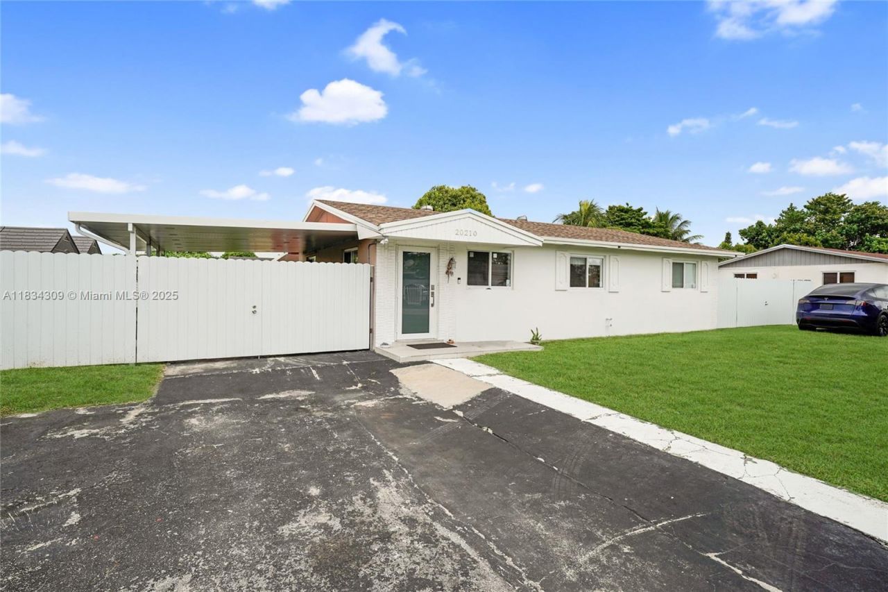 20210 SW 112th Pl, Miami, FL 33189 Photo