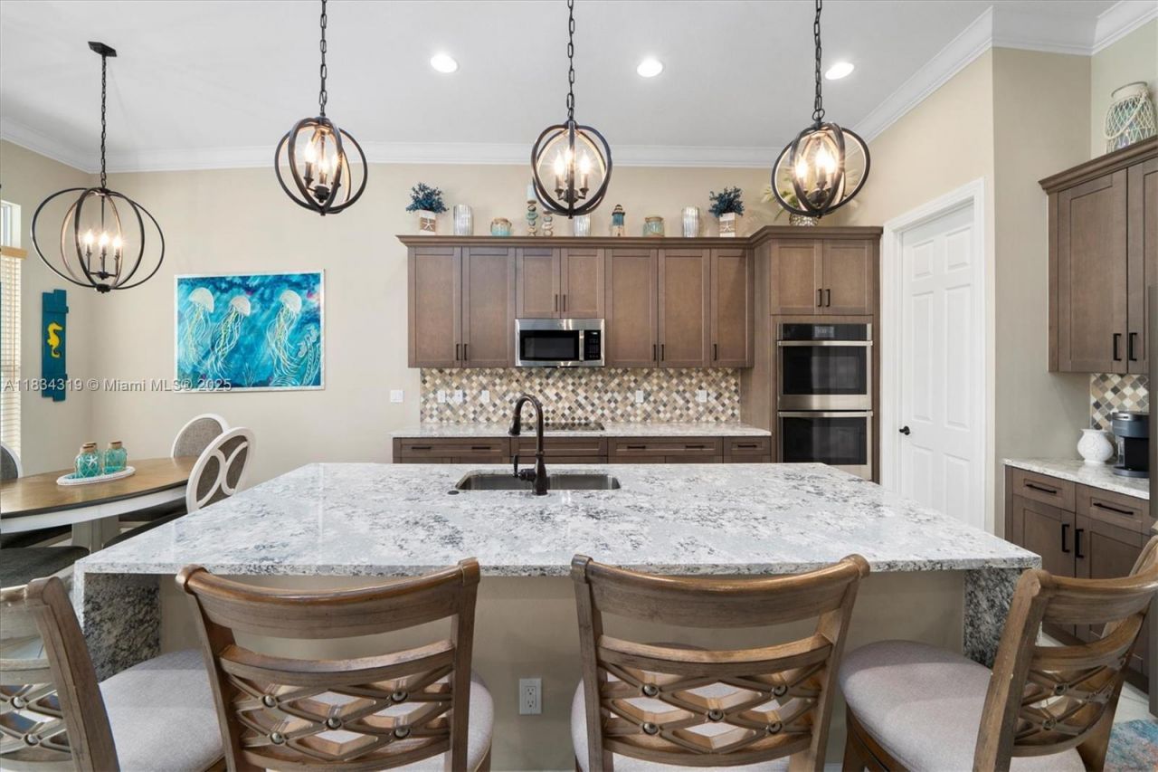 9247 SW Miracoli Way, Port Saint Lucie, FL 34987 Photo