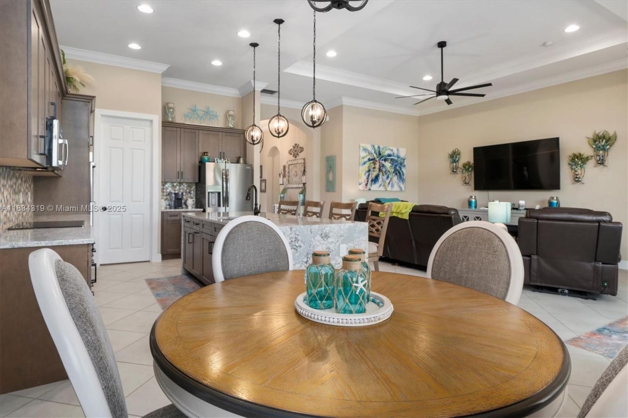 9247 SW Miracoli Way, Port Saint Lucie, FL 34987 Photo