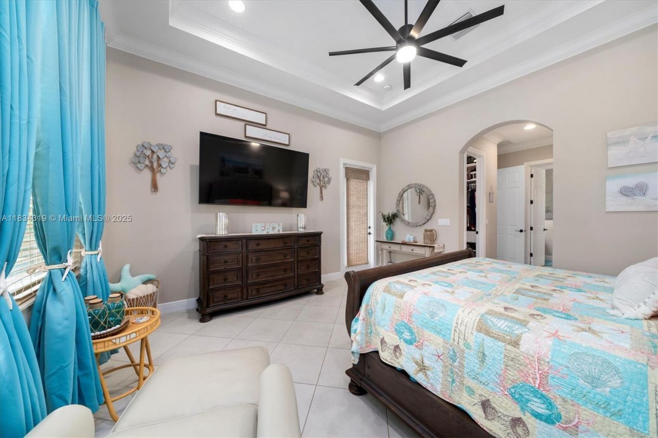 9247 SW Miracoli Way, Port Saint Lucie, FL 34987 Photo