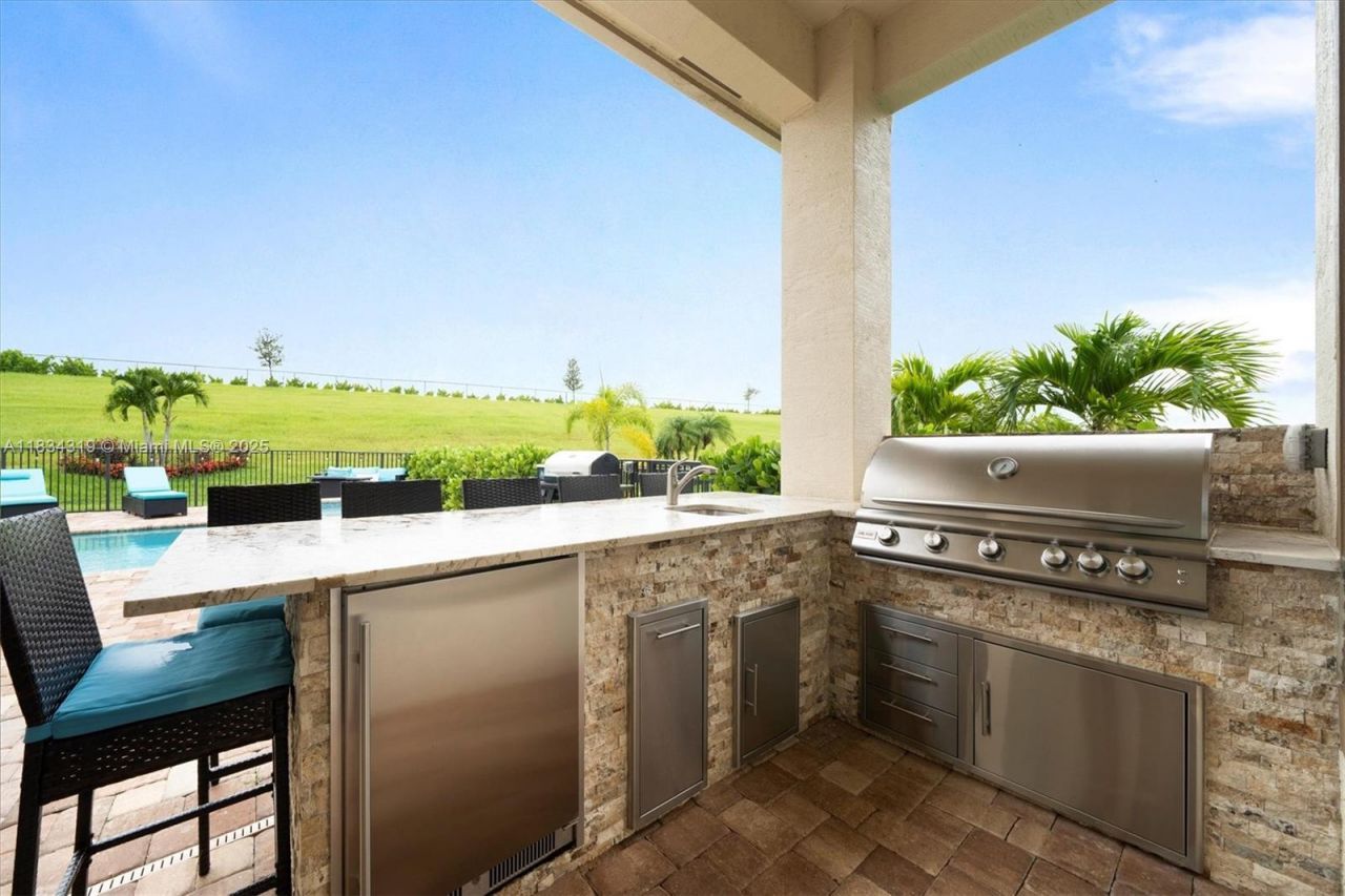 9247 SW Miracoli Way, Port Saint Lucie, FL 34987 Photo