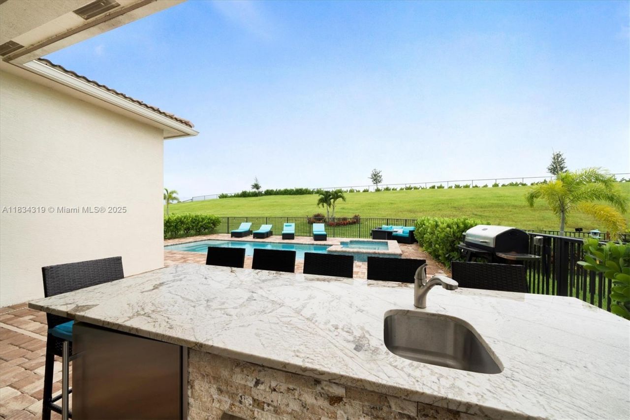 9247 SW Miracoli Way, Port Saint Lucie, FL 34987 Photo