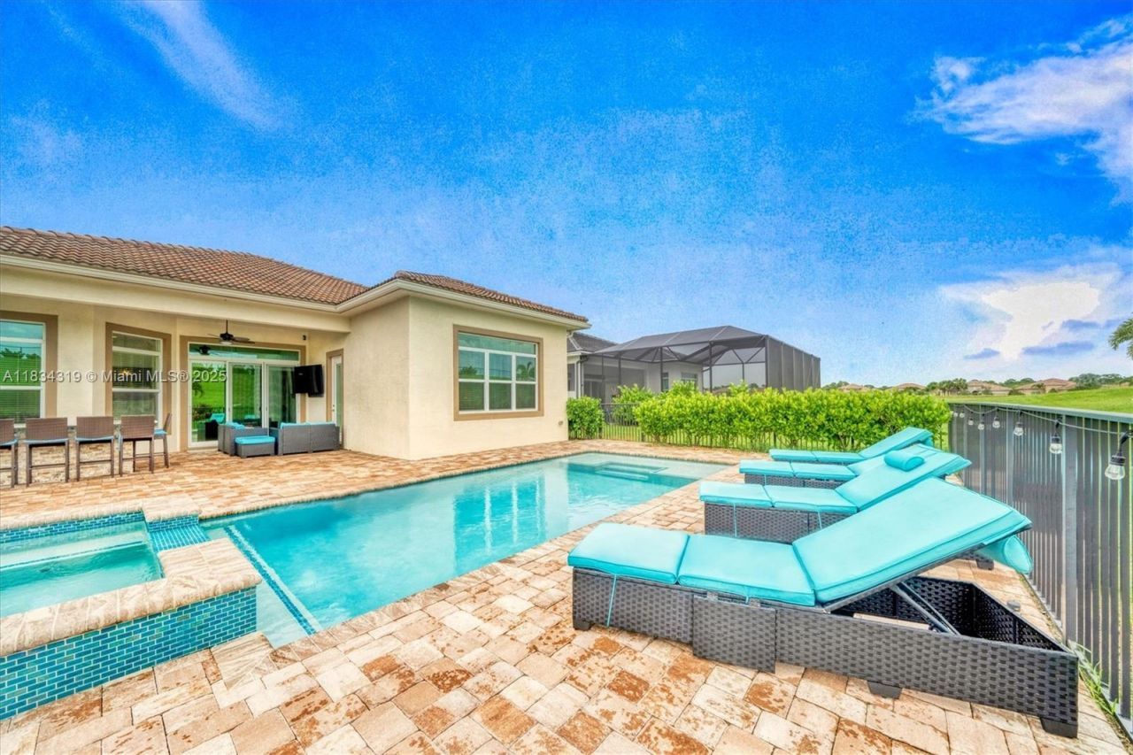 9247 SW Miracoli Way, Port Saint Lucie, FL 34987 Photo