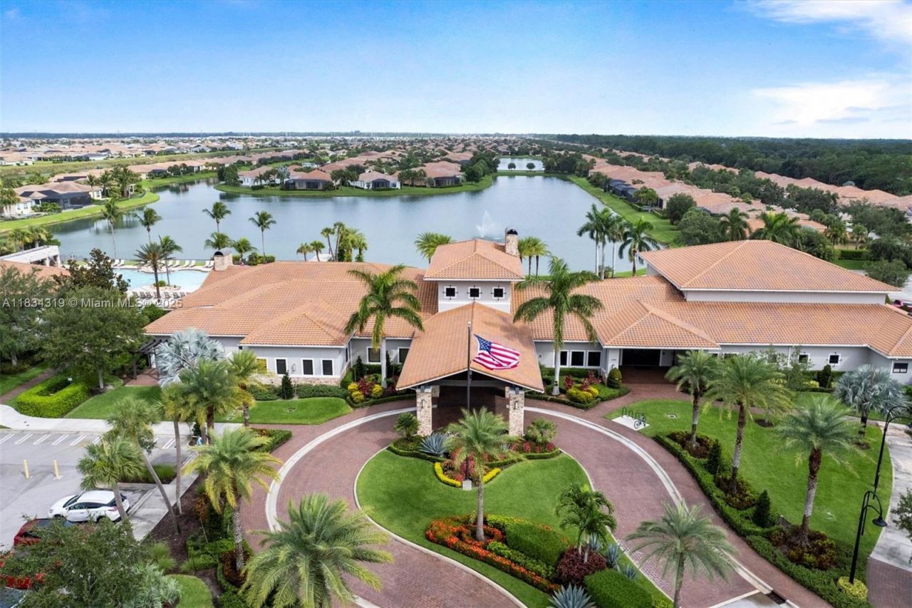 9247 SW Miracoli Way, Port Saint Lucie, FL 34987 Photo