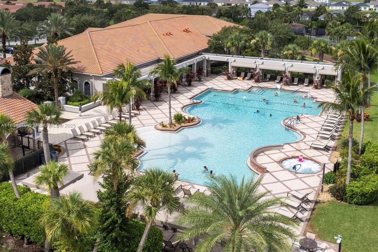 9247 SW Miracoli Way, Port Saint Lucie, FL 34987 Photo